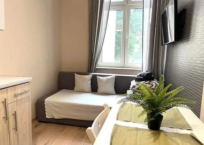 Studio Krakow Center, Polska