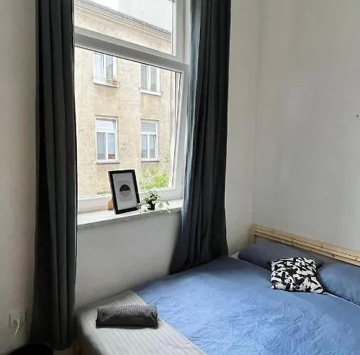 Nice Bedroom Near The Bus And Train Station Краків, Польща