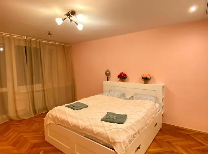 Entire Apartment In A Super Location - Cheap Monthly Rate Краків, Польща