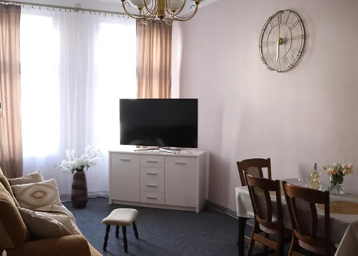 555 Flat - 55 M² Mieszkanie, 5 Min - Dworzec Glowny Краків, Польща