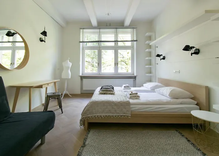 Spacious 3Br Apartment With Ac In Living Room, 2 Balconies Krakau, Polen