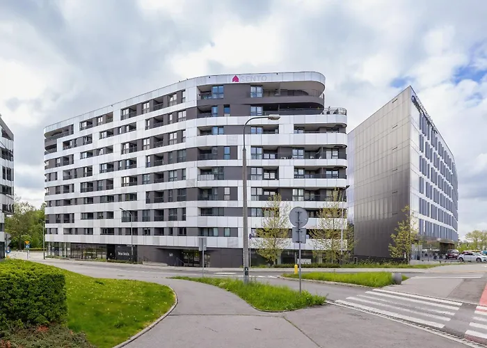 Exclusive Apartment On The Vistula River In Krakow By Renters Prestige, Polska