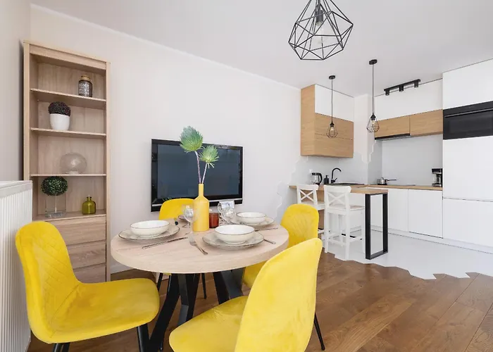 Przytulny Apartament Na Wroclawskiej Z Parkingiem W Krakowie By Noclegi Renters, Polska