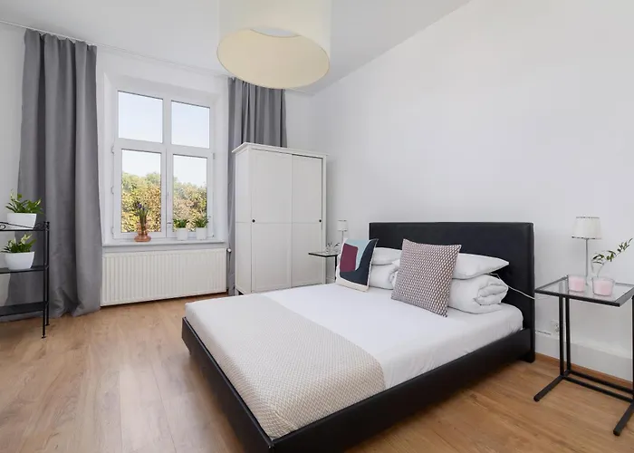 1-Bedroom Apartment - Dluga 65 Street Краків, Польща