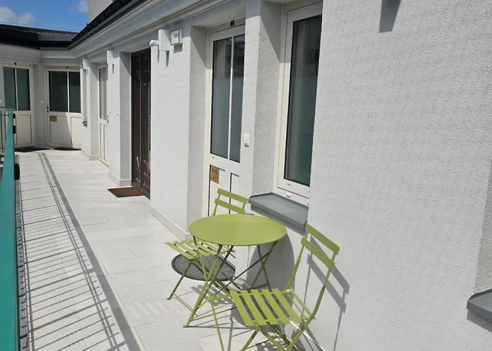Juwel 44 Apartments Kraków z widokiem na Wawel, Polonia
