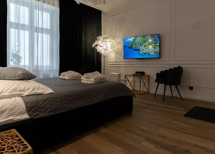 Apartament Z Jacuzzi Krakow Shine Starowislna, Poland