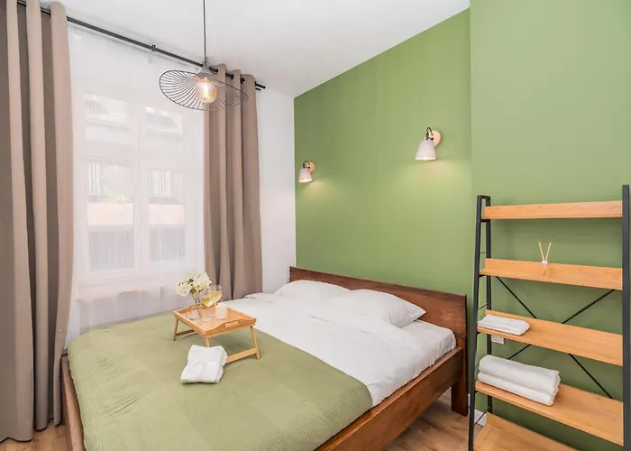 Krakow Glowny Apt - Top Location, Park&Tram Nearby - By Rentujemy, Польща