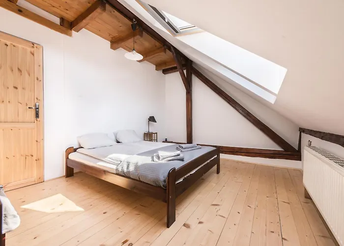 Charming Rustic Old Town Apartment Kraków, Polska