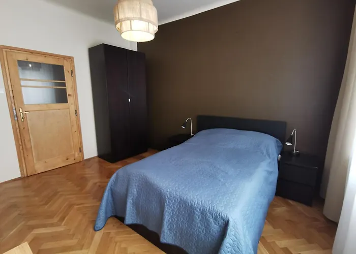 Cozy Spacious Apartment With Balcony Краків, Польща