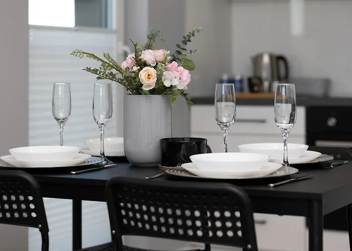 Podgorze Lipska Pet-Friendly Apartment With Balcony And Parking By Renters Prestige Kraków, Polska