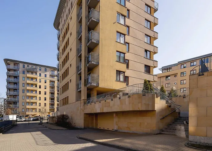 Przestronny I Przytulny Apartament W Krakowie Z Parkingiem I Balkonem By Noclegi Renters, Polska