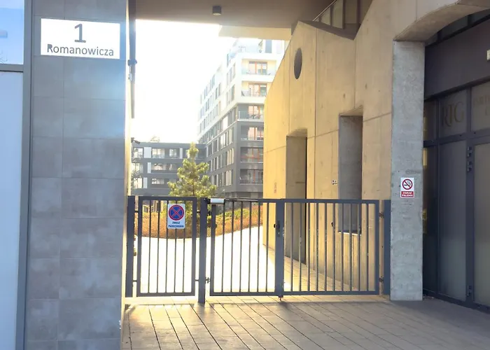 Romanowicza Street - Zablocie - Parking Free Краків, Польща