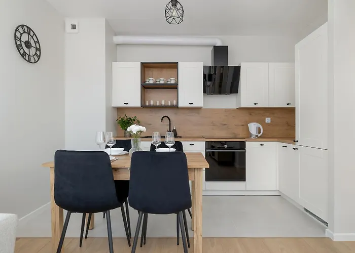 Bright Apartment Park Lotnikow Near Tauron Arena Krakow By Noclegi Renters, Польща