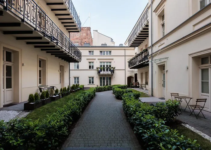 Atrium - Old Town Luxury Apartments - By Upstairs Kraków, Polska