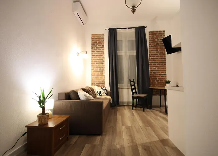 Krakow Central Vintage Apartment By Rently, Польща