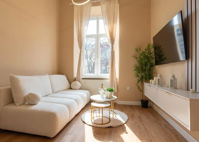 Apartament z Antresolą i Prywatnym Patio Kraków, Polska