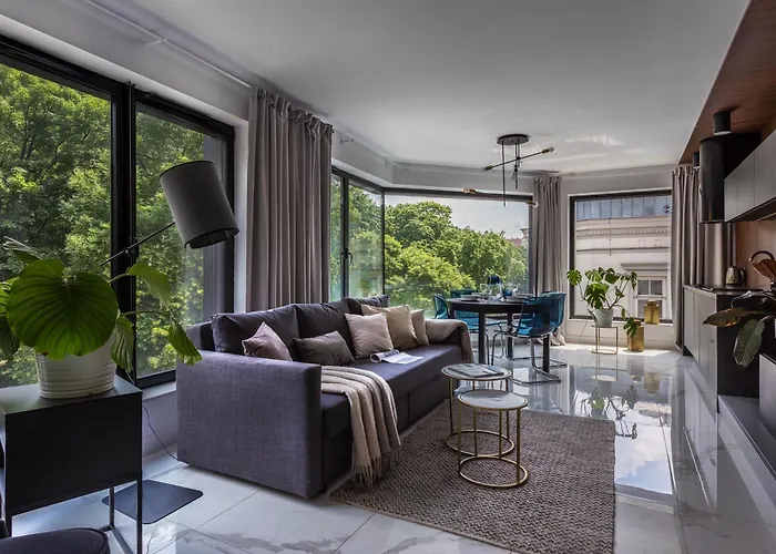 Modern View Of Planty Park By Fragola Apartments Krakau, Polen