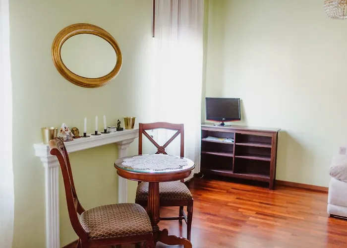 100% Cracovian Traditional Apartment, Polska