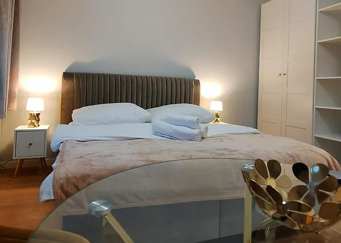Hugo Star Apartments