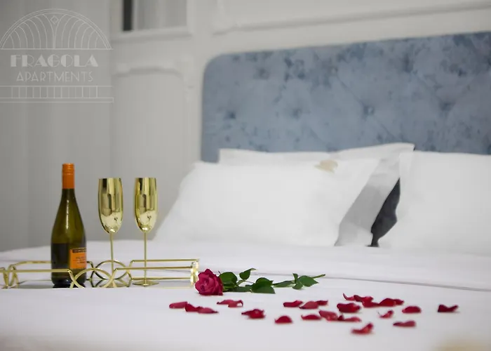 Feniks Main Square By Fragola Collection